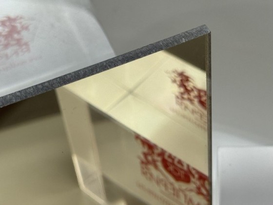Зеркальный монолитный поликарбонат IRROX-REFLECTION GP, золото, 1*1200*2000мм