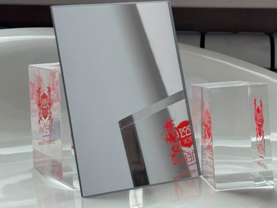 Зеркальный монолитный поликарбонат IRROX-REFLECTION GP, серебро 4*1200*590мм